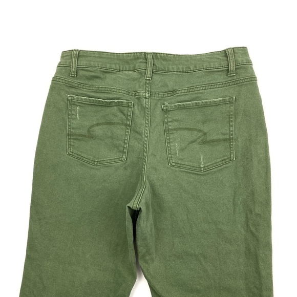 Time And Tru Mid Rise Distressed Cuffed Crop Woman's size 14 Green Denim jeans - Picture 2 of 3